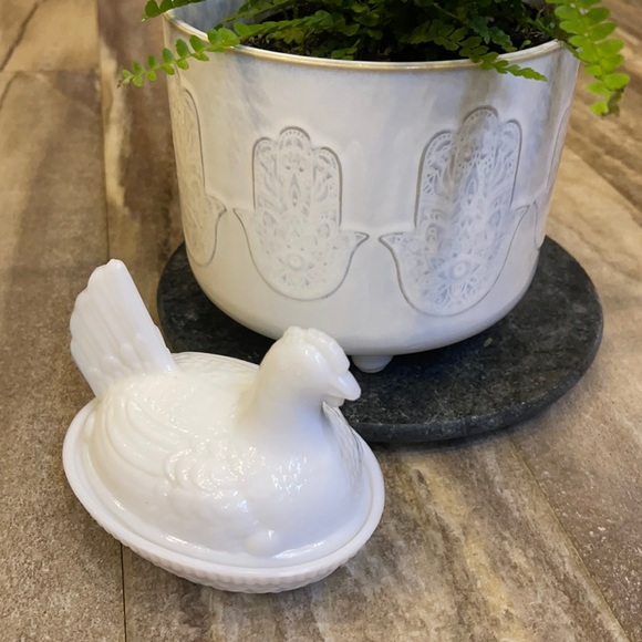 Anthropologie Other - 🎶 vintage milk glass little hen🎶